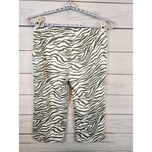 Weekends by Chico's Womens Olive Green White Zebra Printed Cropped Casual Pants - Picture 2 of 7